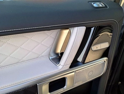 Mercedes Benz G63 AMG MANUFAKTUR EXCLUSIVE PLUS MERCEDES G 63- GREY INSIDE WHITE-11
