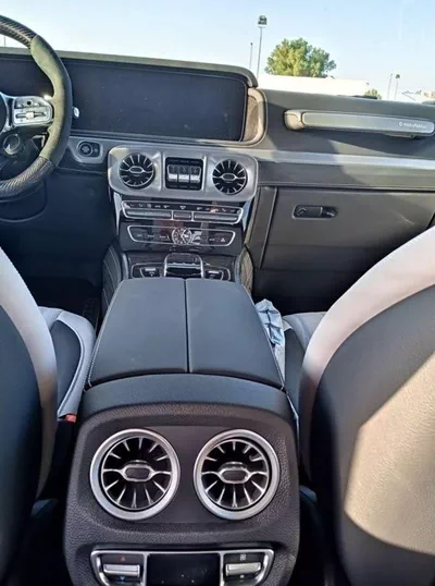 Mercedes Benz G63 AMG MANUFAKTUR EXCLUSIVE PLUS MERCEDES G 63- GREY INSIDE WHITE-16