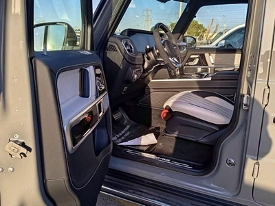 Mercedes Benz G63 AMG MANUFAKTUR EXCLUSIVE PLUS MERCEDES G 63- GREY INSIDE WHITE-8