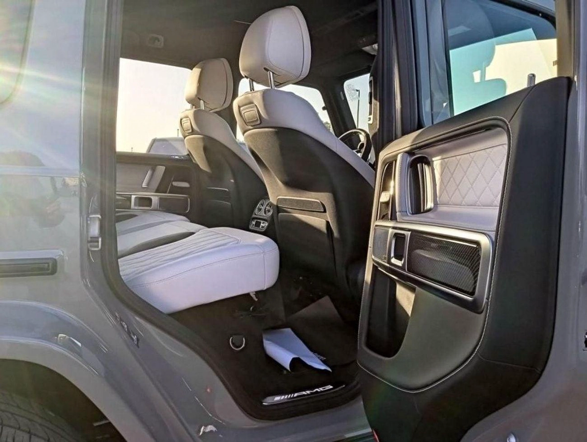 Mercedes Benz G63 AMG MANUFAKTUR EXCLUSIVE PLUS MERCEDES G 63- GREY INSIDE WHITE-10-0