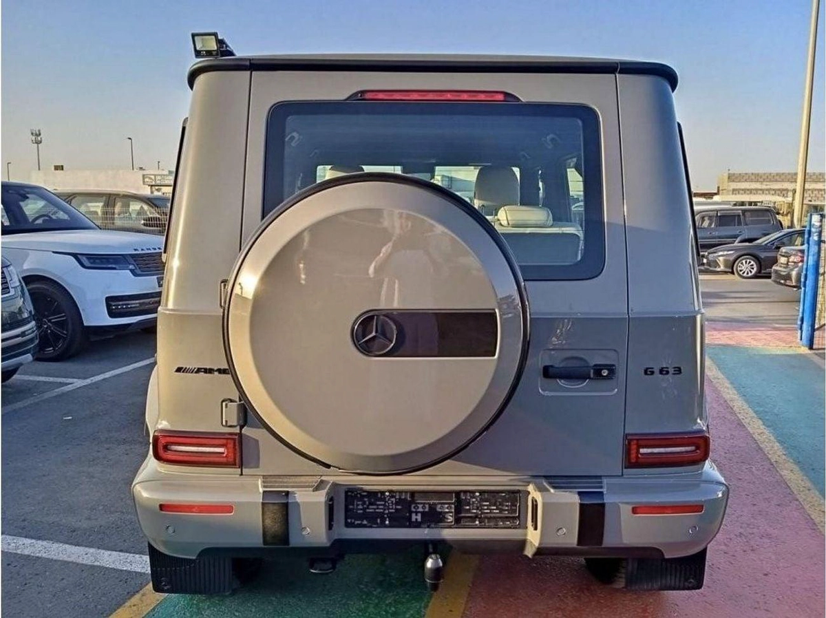 Mercedes Benz G63 AMG MANUFAKTUR EXCLUSIVE PLUS MERCEDES G 63- GREY INSIDE WHITE-5-0