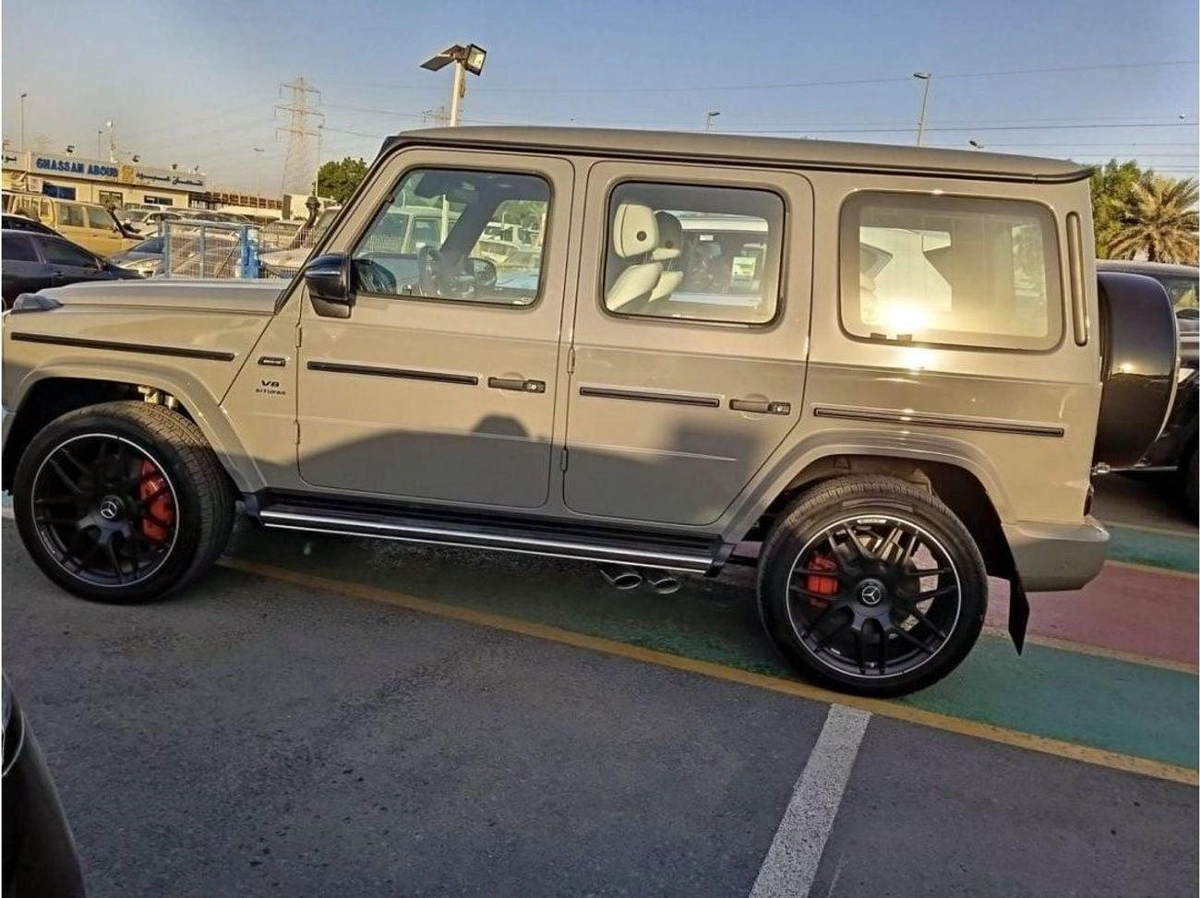 Mercedes Benz G63 AMG MANUFAKTUR EXCLUSIVE PLUS MERCEDES G 63- GREY INSIDE WHITE-6-0