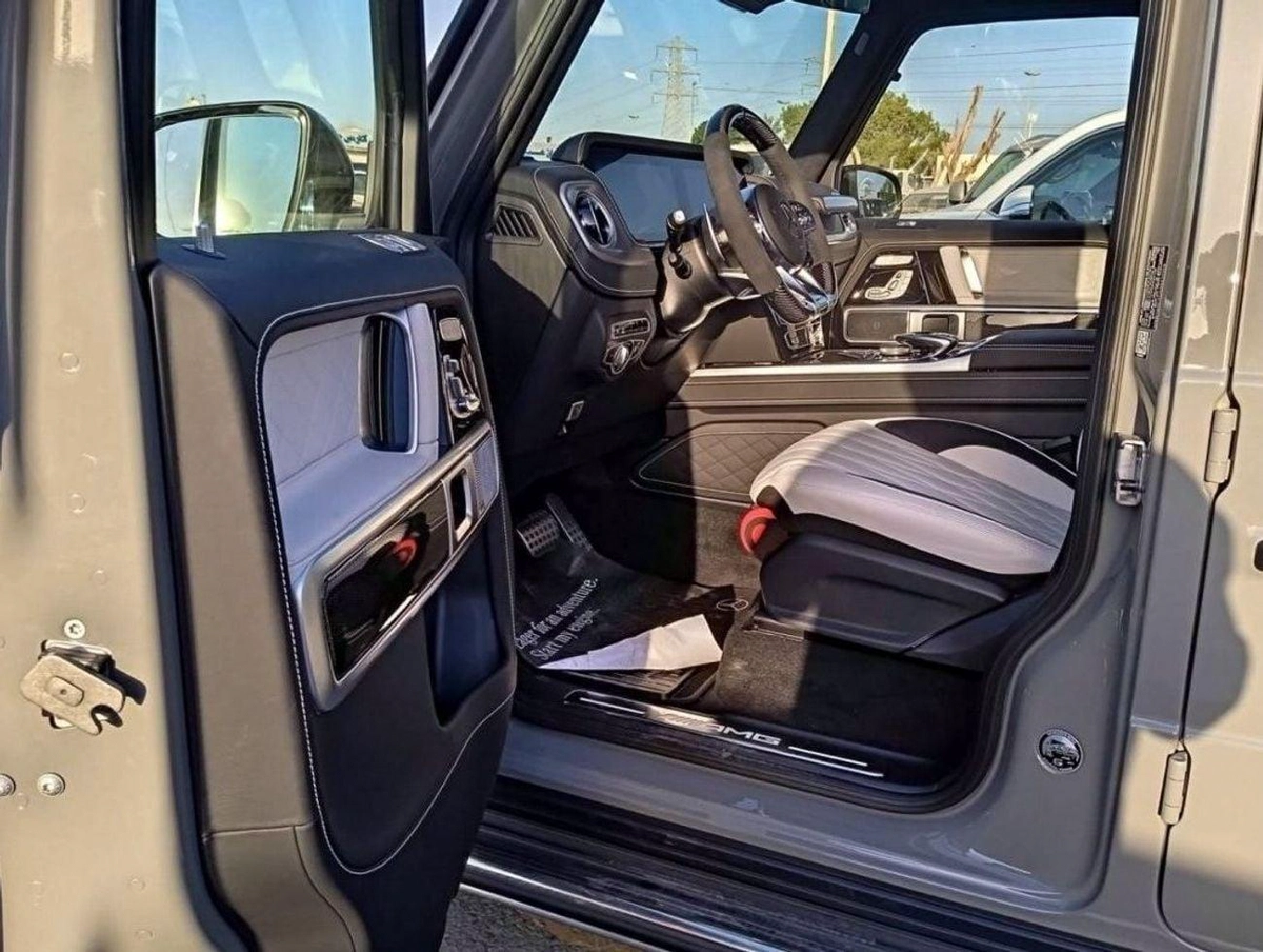 Mercedes Benz G63 AMG MANUFAKTUR EXCLUSIVE PLUS MERCEDES G 63- GREY INSIDE WHITE-8-0