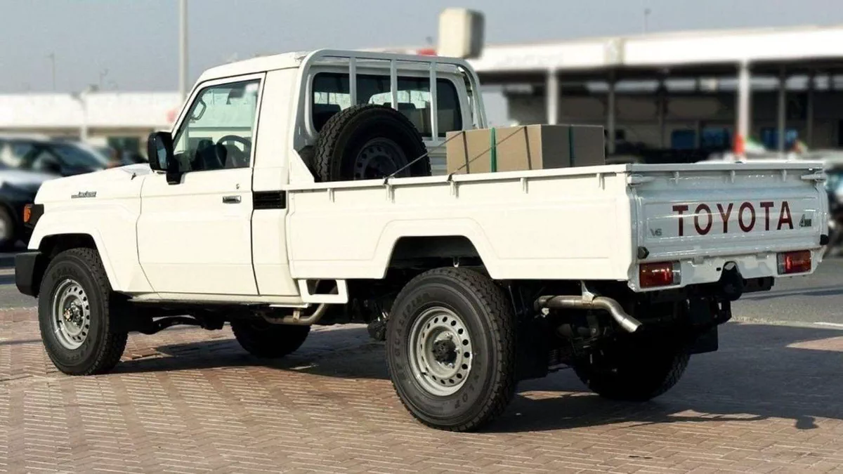 Toyota Land Cruiser Pick Up Toyota Land Cruiser Pickup 4.2L Diesel SC V4 2025-2-0