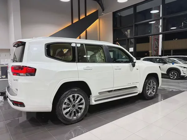 Brand New Toyota Land Cruiser 2026 GXR 3.5L HYBRID TT MAX - GCC Specs