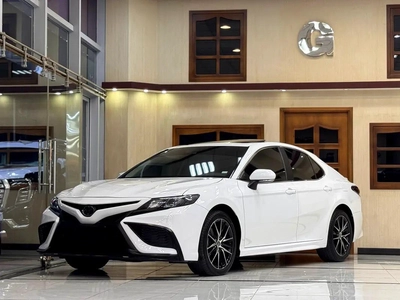 CAMRY SE / 23,000 Km / FULL OPTION / 3 YEARS WARRANTY-0
