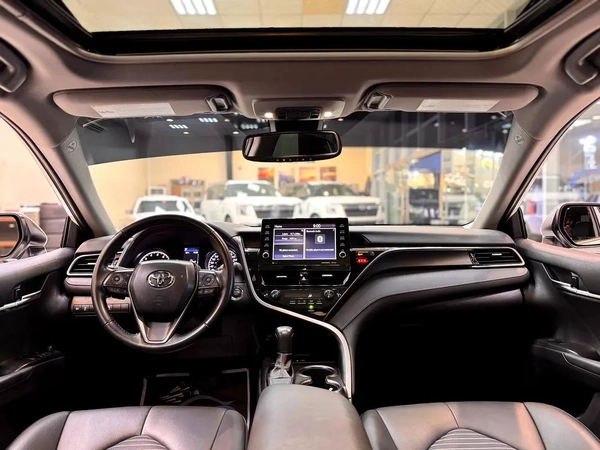 CAMRY SE / 23,000 Km / FULL OPTION / 3 YEARS WARRANTY