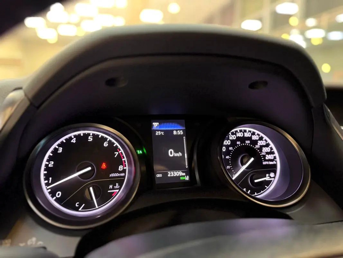 CAMRY SE / 23,000 Km / FULL OPTION / 3 YEARS WARRANTY-1-1