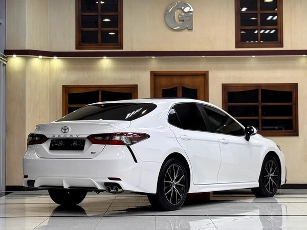 CAMRY SE / 23,000 Km / FULL OPTION / 3 YEARS WARRANTY