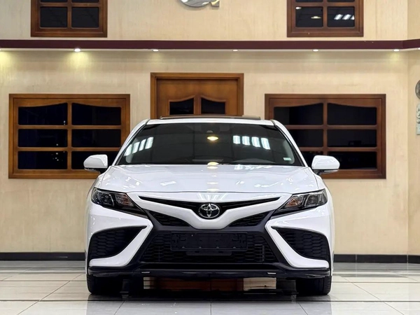 CAMRY SE / 23,000 Km / FULL OPTION / 3 YEARS WARRANTY