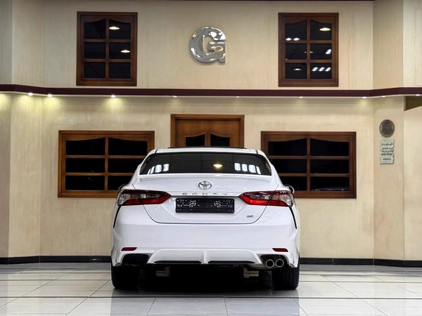 CAMRY SE / 23,000 Km / FULL OPTION / 3 YEARS WARRANTY