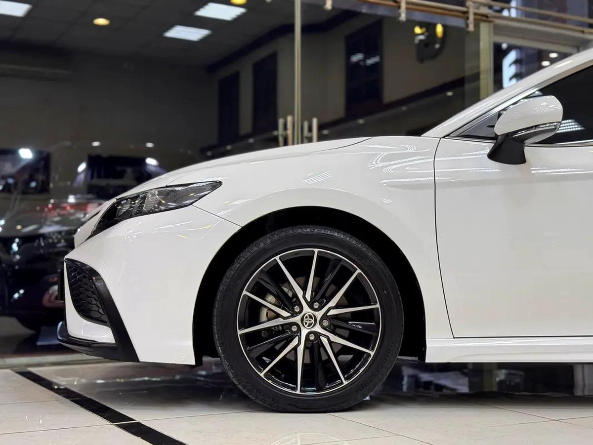 CAMRY SE / 23,000 Km / FULL OPTION / 3 YEARS WARRANTY-15-15