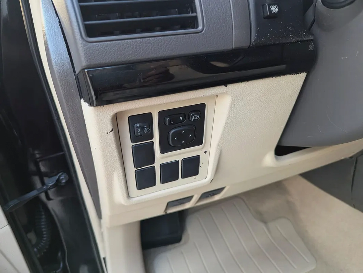 2023 Toyota Land Cruiser Prado TXL | 2.7L V4 | GCC Specs | Excellent Condition | 4WD