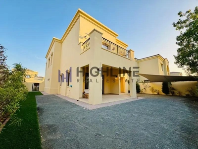 Prime Location |Well Maintained | Landscaped Garden-0
