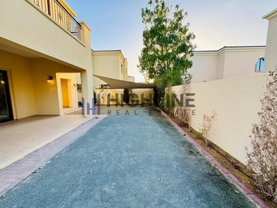 Prime Location |Well Maintained | Landscaped Garden-26