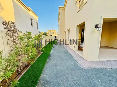 Prime Location |Well Maintained | Landscaped Garden-27