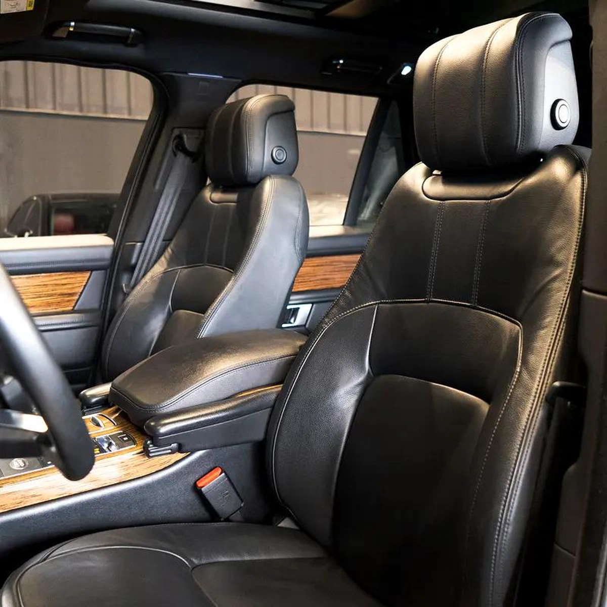 AED 2,682 pm • 0% Downpayment • Range Rover Vogue SE • 1 Year Warranty-5-5