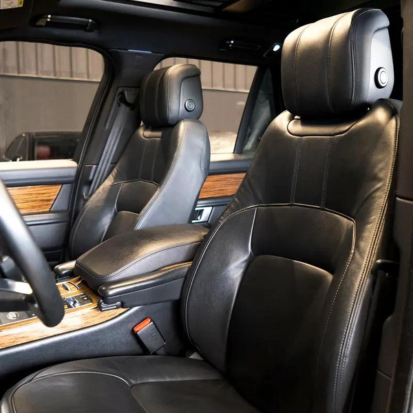 AED 2,682 pm • 0% Downpayment • Range Rover Vogue SE • 1 Year Warranty