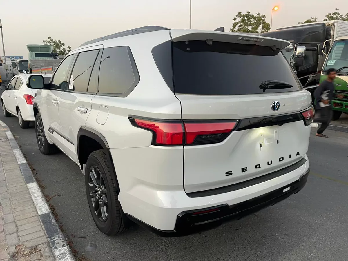 2025 Toyota Sequoia – Full-Size SUV with Power & Luxury-4-4