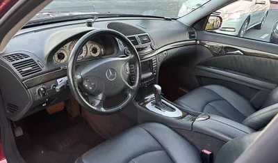 Mercedes Benz E320 STD-11