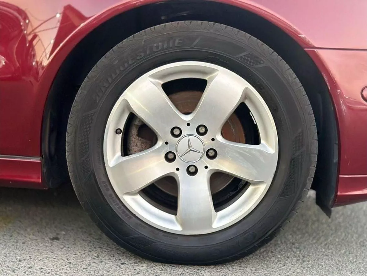 Mercedes Benz E320 STD-8-0