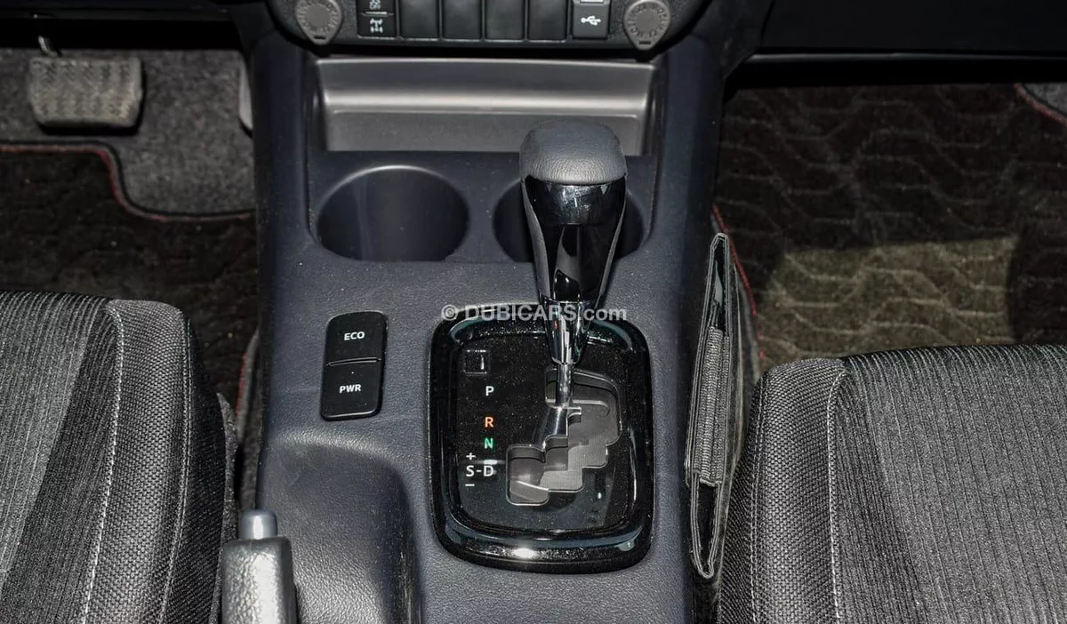 Toyota Hilux Adventure 4.0 L V6-7-0