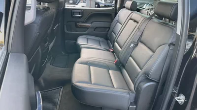 GMC sierra pick up V8 GCC original paint 100% free Accident very well maintained no issues-12