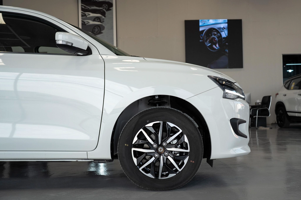 Suzuki Dzire GLX-7-7