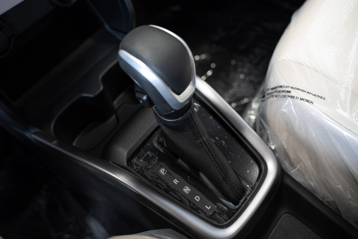 Suzuki Dzire GLX-16-16