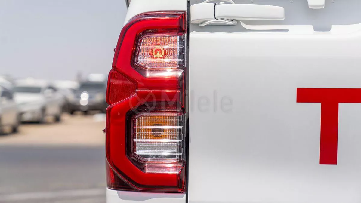 Toyota Hilux TOYOTA HILUX DC | 2-YEAR WARRANTY + SERVICE AVAILABLE | IN-HOUSE FINANCING | 0% DOWNPAYMENT (BANK)-8-0