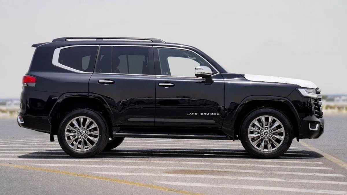 Toyota Land Cruiser VXR LC300 VXR 3.3L Diesel MY2025-1-0
