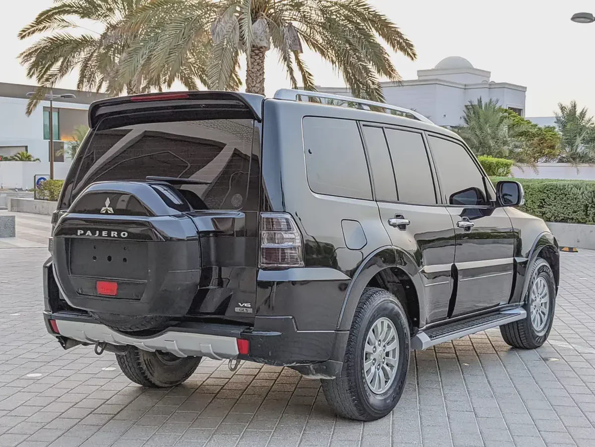 Mitsubishi Pajero 2015 GLS Medium Line | GCC Specs | Well Maintained Premium Condition With Low KM-12-12