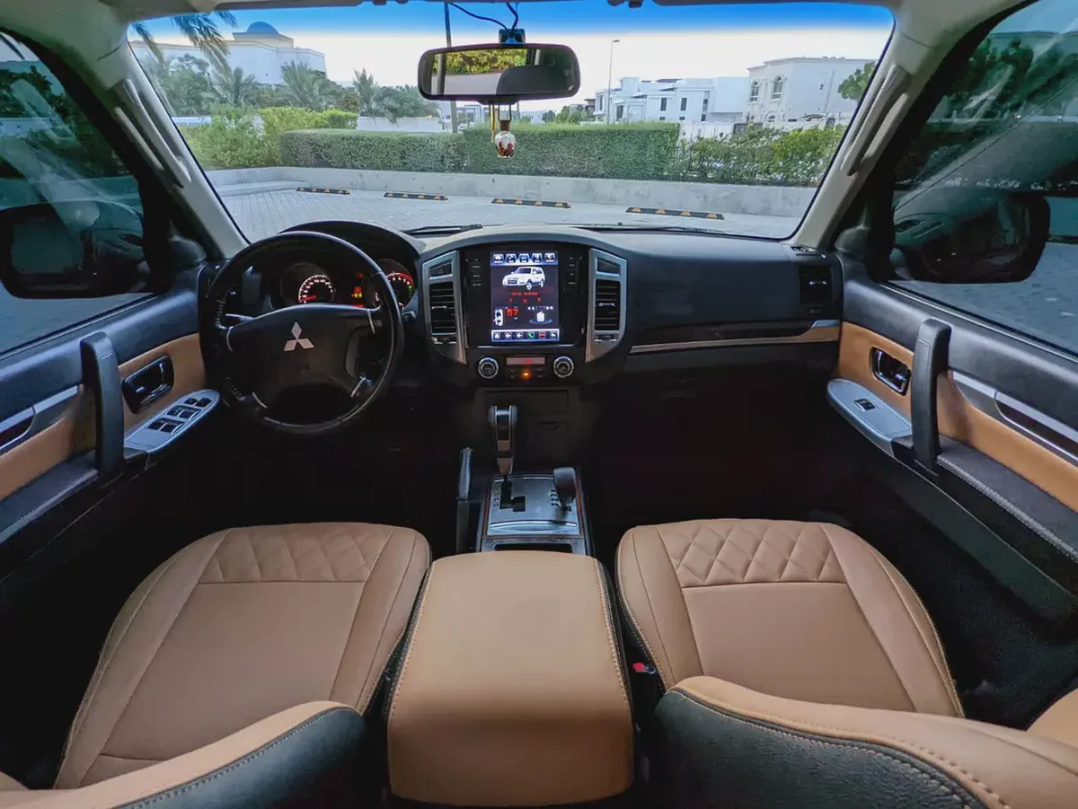Mitsubishi Pajero 2015 GLS Medium Line | GCC Specs | Well Maintained Premium Condition With Low KM-6-6