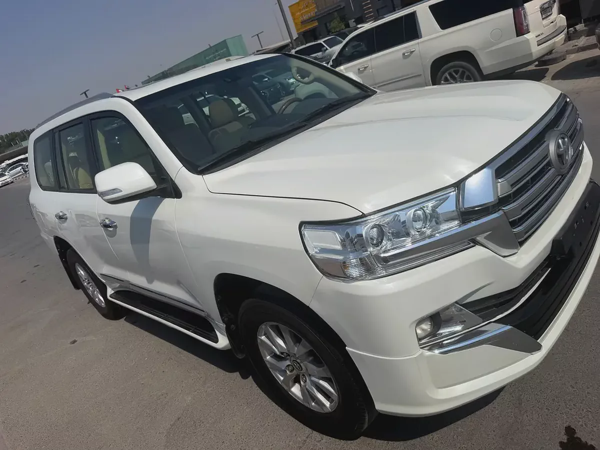 2017 Toyota Land Cruiser GXR fullopshin v6GCC Specs-9-9