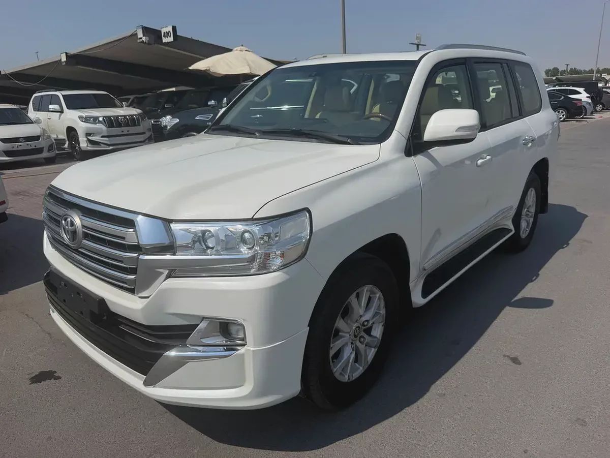 2017 Toyota Land Cruiser GXR fullopshin v6GCC Specs-1-1