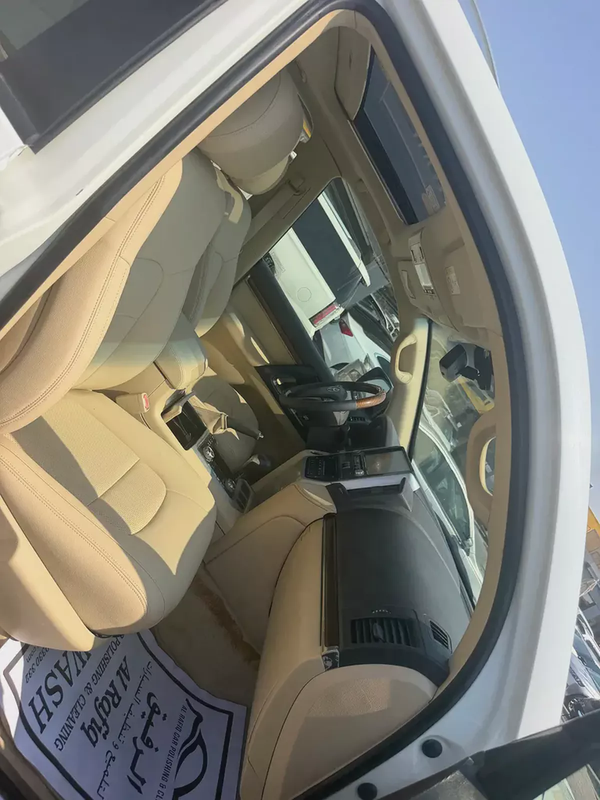 2017 Toyota Land Cruiser GXR fullopshin v6GCC Specs-8-8