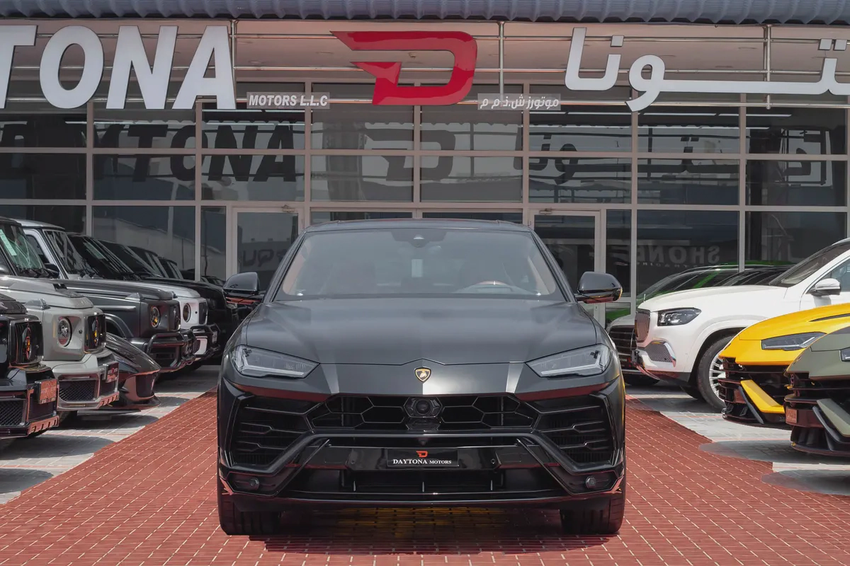 Lamborghini Urus Standard Japanese Specs -| 8,000km | Under Warranty | 2022-4-4