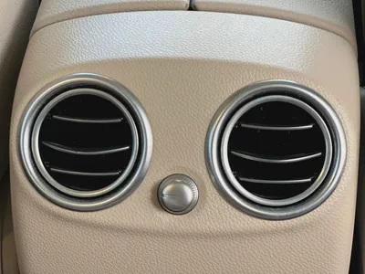 Mercedes-Benz GLC 300 2022 - American Specs-12