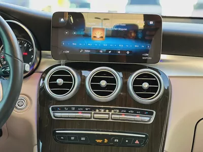 Mercedes-Benz GLC 300 2022 - American Specs-15