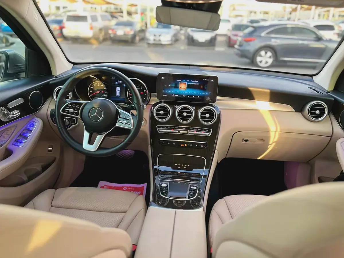 Mercedes-Benz GLC 300 2022 - American Specs-11-11