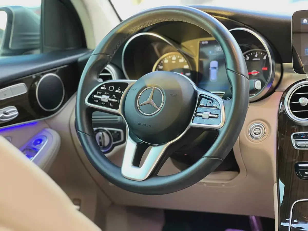 Mercedes-Benz GLC 300 2022 - American Specs-14-14