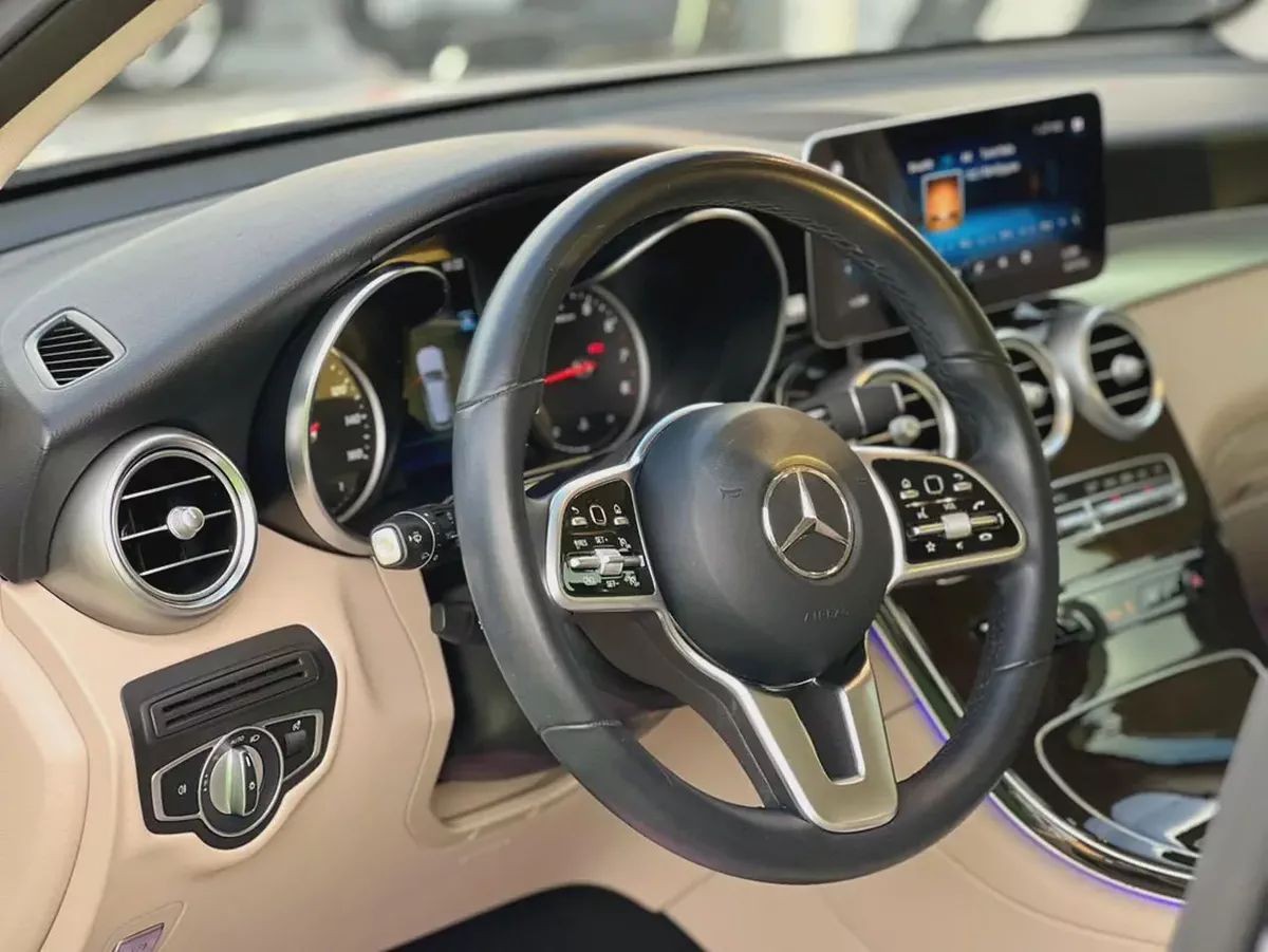 Mercedes-Benz GLC 300 2022 - American Specs-6-6