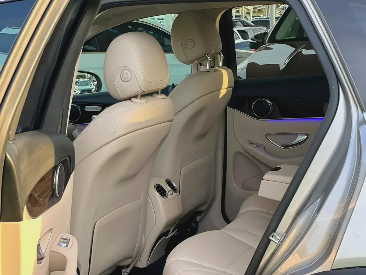 Mercedes-Benz GLC 300 2022 - American Specs-8-8