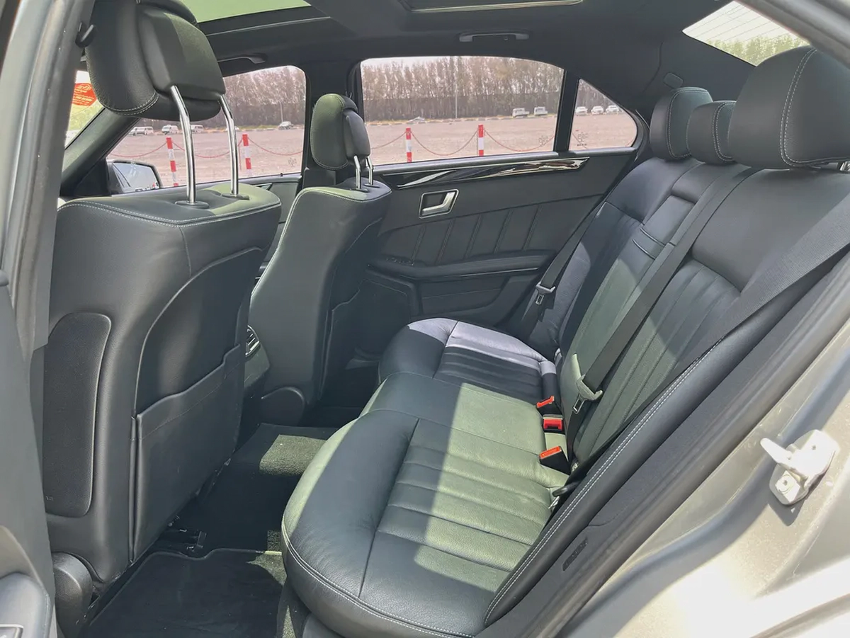 Mercedes-Benz E 300 4MATIC 2015 - Korean Specs - GCC Car-10-10