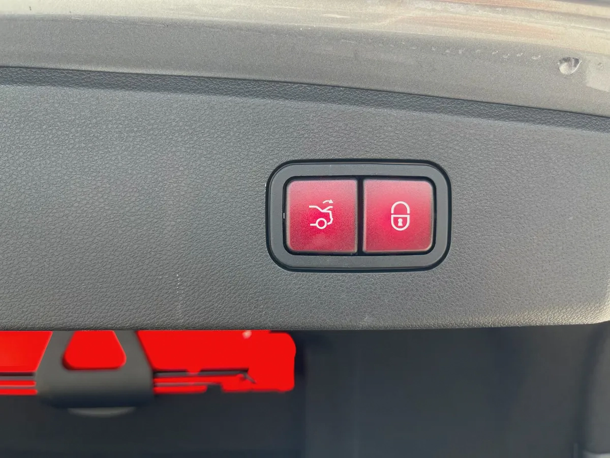 Mercedes-Benz E 300 4MATIC 2015 - Korean Specs - GCC Car-12-12