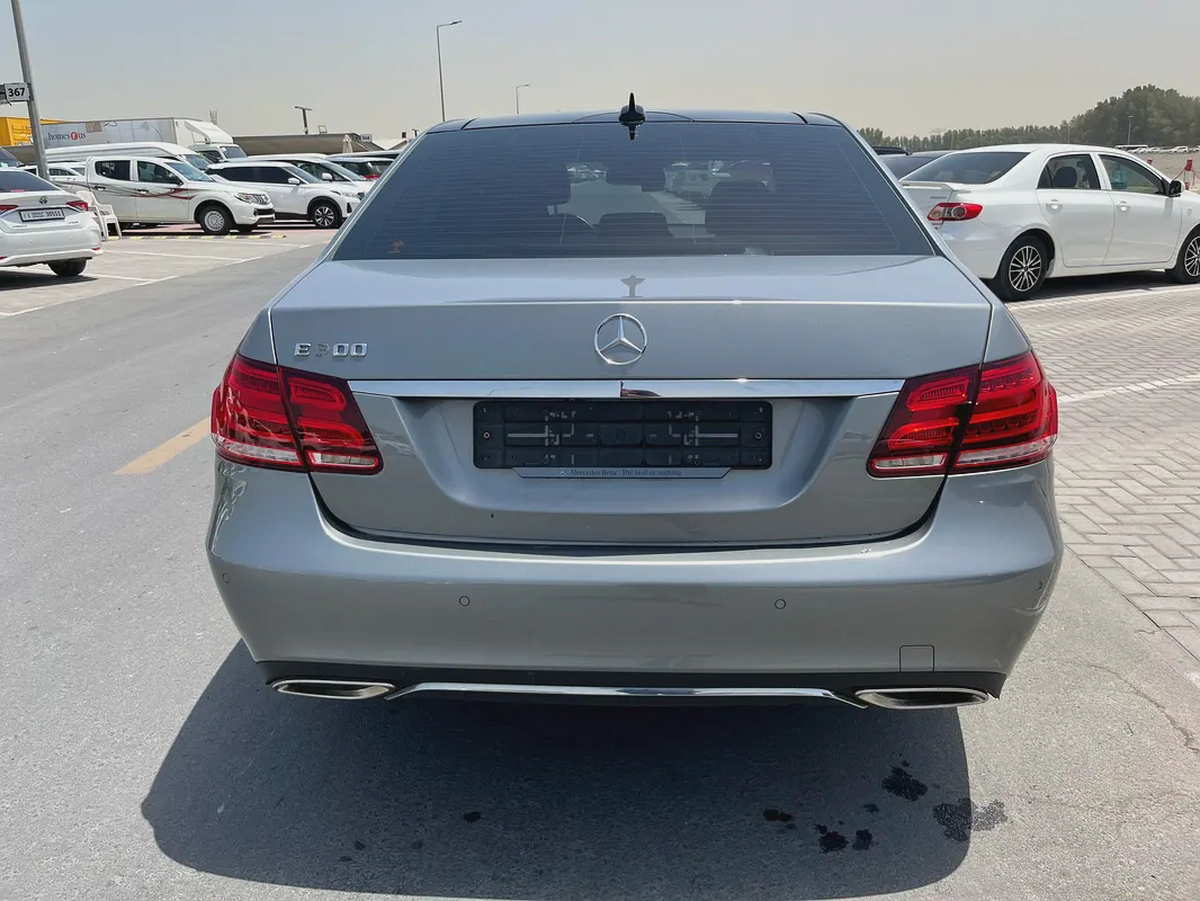 Mercedes-Benz E 300 4MATIC 2015 - Korean Specs - GCC Car-4-4