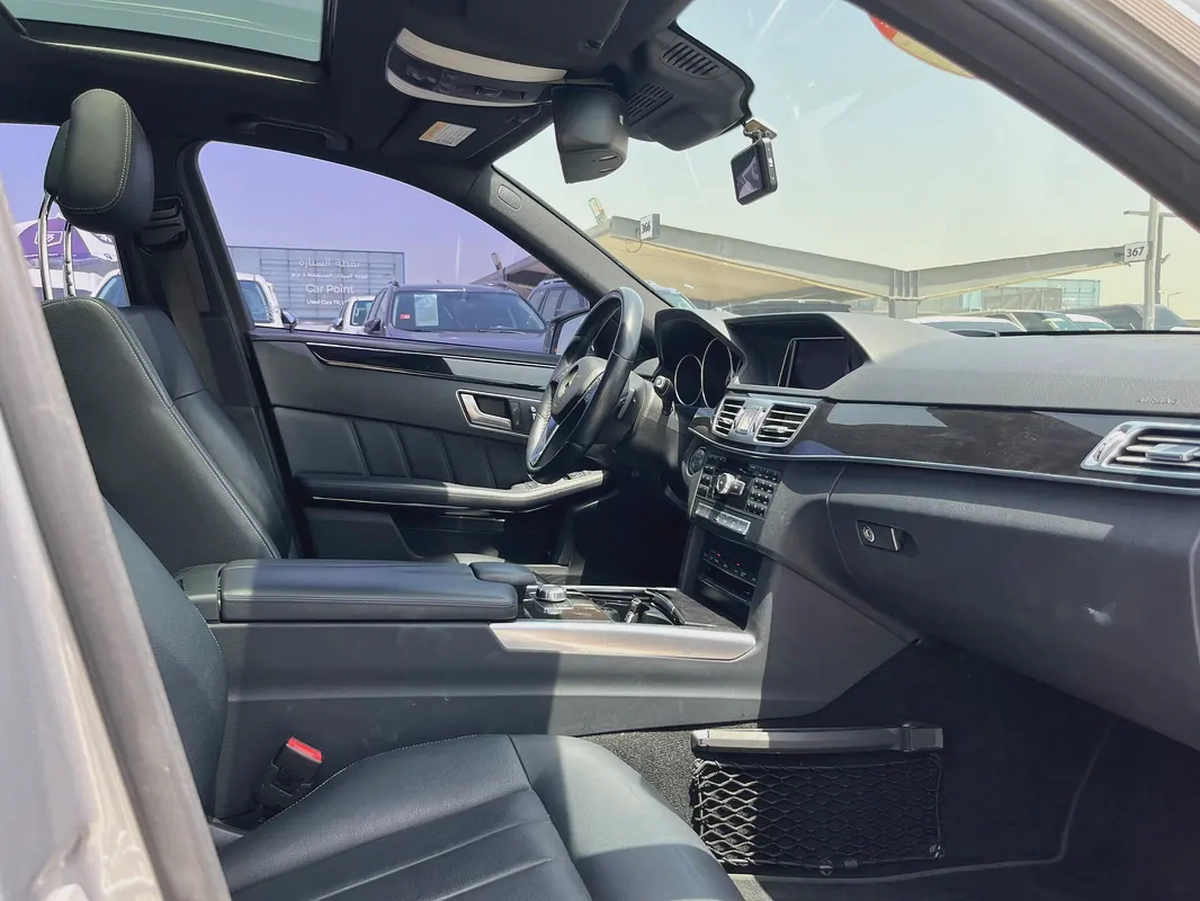 Mercedes-Benz E 300 4MATIC 2015 - Korean Specs - GCC Car-7-7