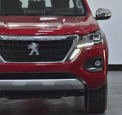 AED 1,081 EMi for 5Yrs | Peugeot Landtrek 4WD ( 2023 Model ) in Red Color GCC Specs-3