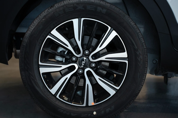 Kia kx1 2025