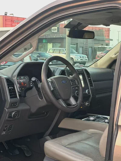 فورد اكسبديشن 2018 مواصفات خليجية بحالة جيدة-8